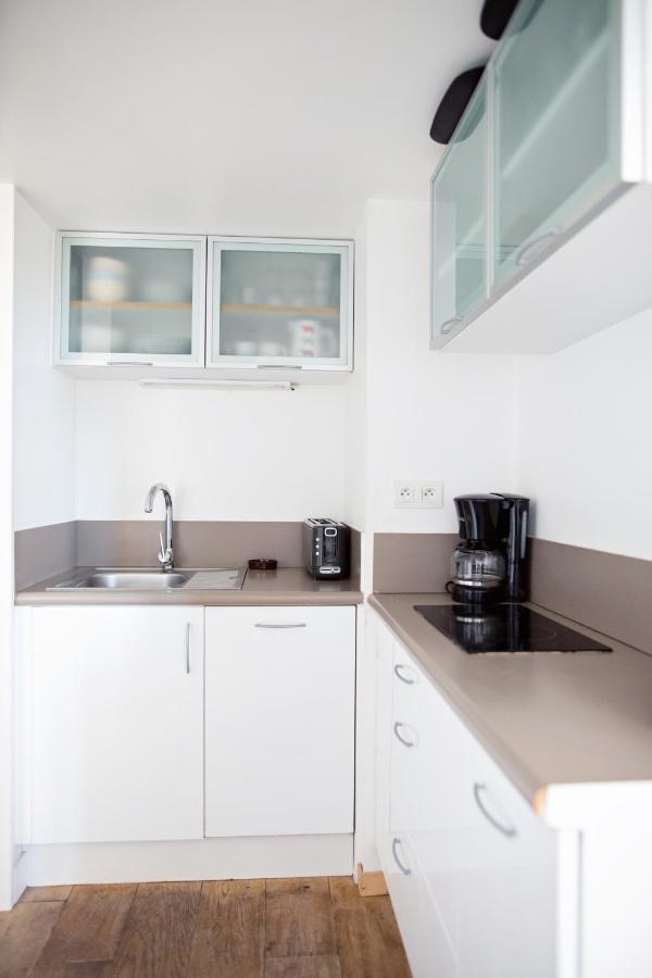 Apartamento XVIII Century Gem With Magnificent Views Of The Harbour With A Private Garage Saint-Martin-de-Ré Exterior foto