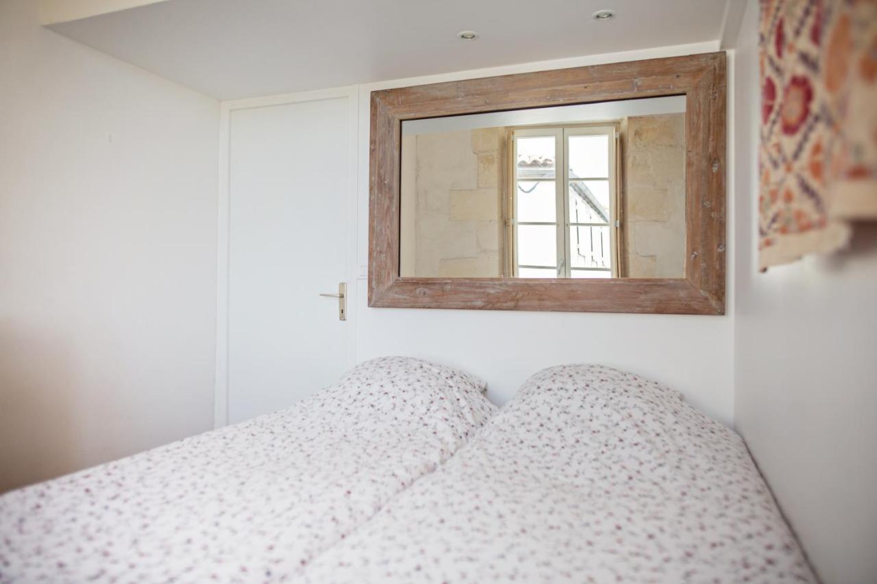 Apartamento XVIII Century Gem With Magnificent Views Of The Harbour With A Private Garage Saint-Martin-de-Ré Exterior foto